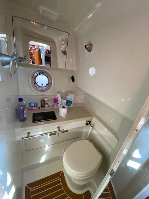 Slide: The Image of Sea Ray Sundancer 310 2010 - 17