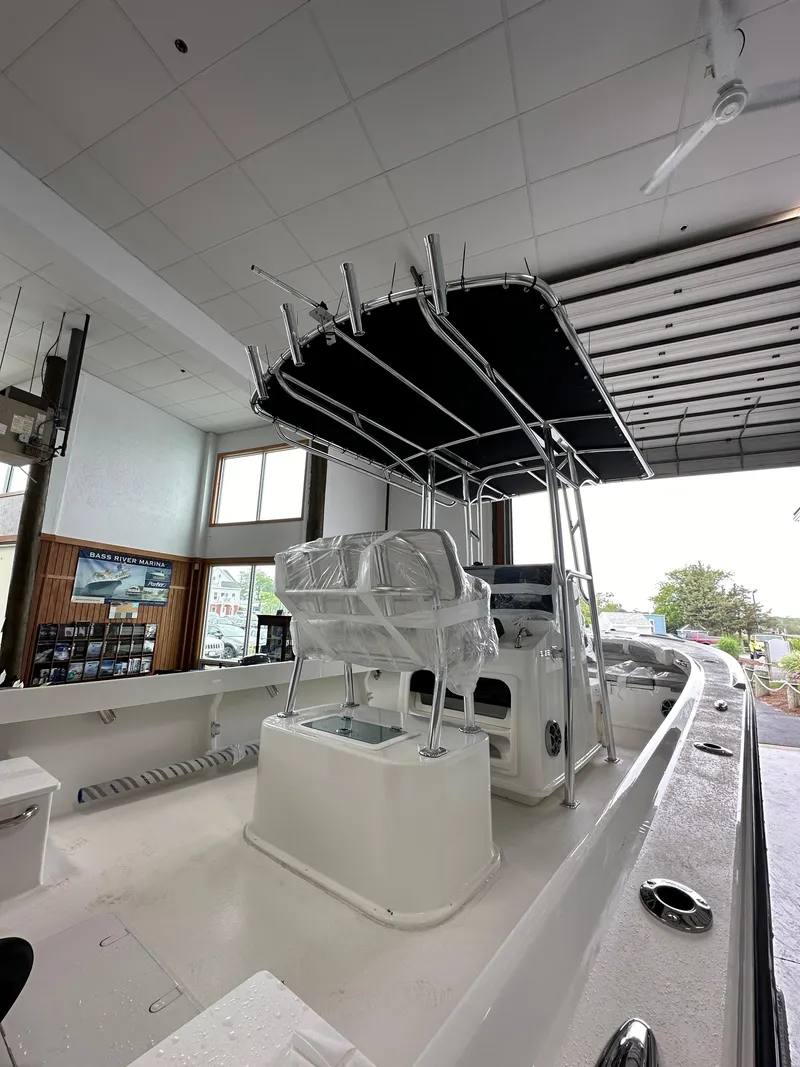 Slide: The Image of Parker Marine 21 Special Edition 2025 - 5