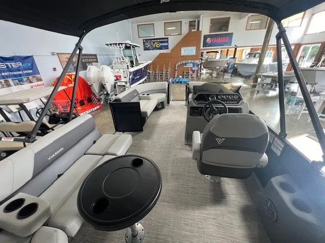 Slide: The Image of Viaggio lago v18c 2025 - 14