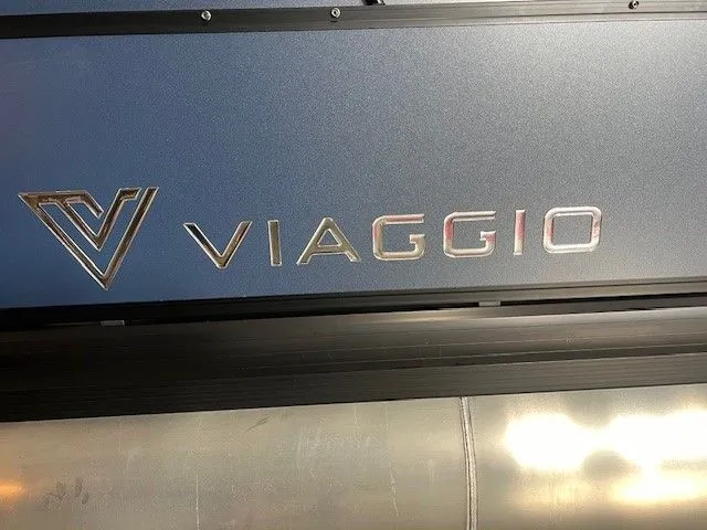 Slide: The Image of Viaggio lago v18c 2025 - 4