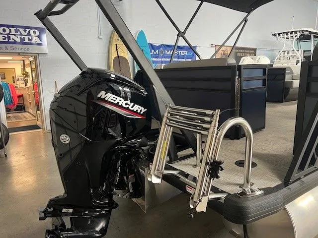 Slide: The Image of Viaggio lago v18c 2025 - 6