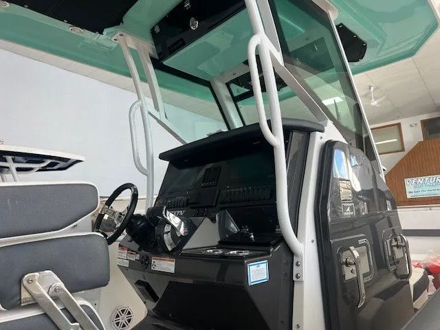 Slide: The Image of Blackfin 272 CC 2020 - 14