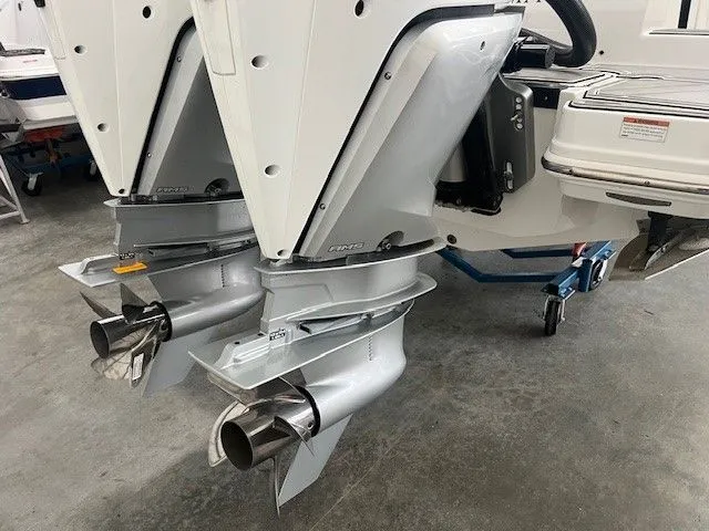 Slide: The Image of Blackfin 272 CC 2020 - 17