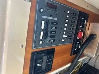 Slide: The Image of Cutwater C-24 2016 - 10