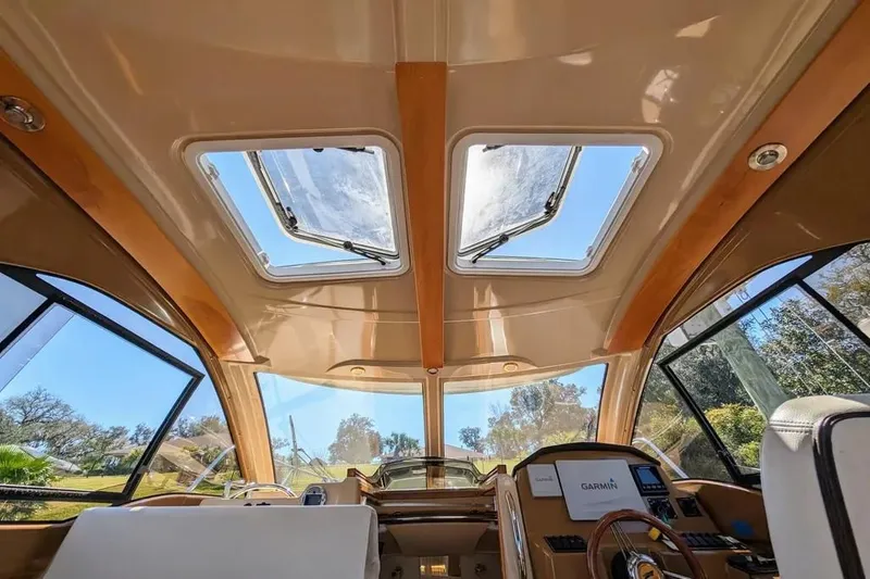 Slide: The Image of Cutwater C-24 2016 - 19