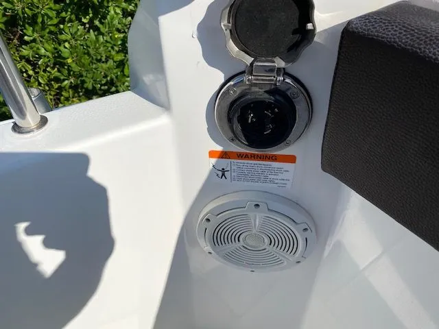 Slide: The Image of Cutwater C-24 2016 - 36