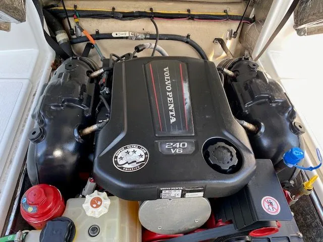 Slide: The Image of Cutwater C-24 2016 - 42