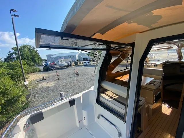 Slide: The Image of Cutwater C-24 2016 - 44