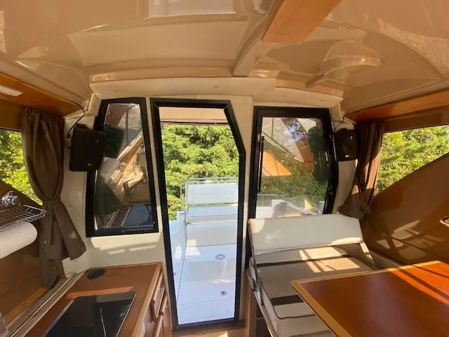 Slide: The Image of Cutwater C-24 2016 - 45