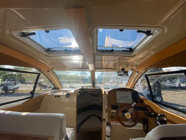 Slide: The Image of Cutwater C-24 2016 - 48