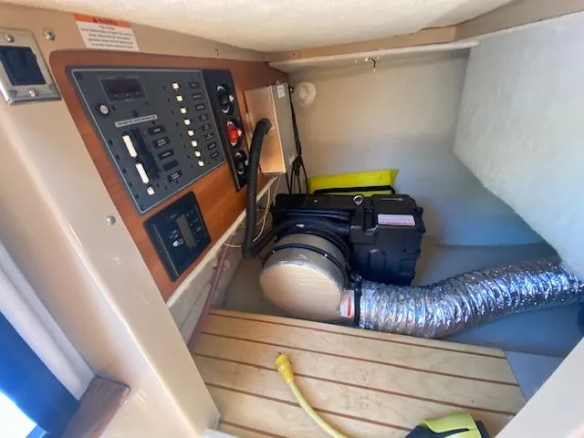 Slide: The Image of Cutwater C-24 2016 - 51