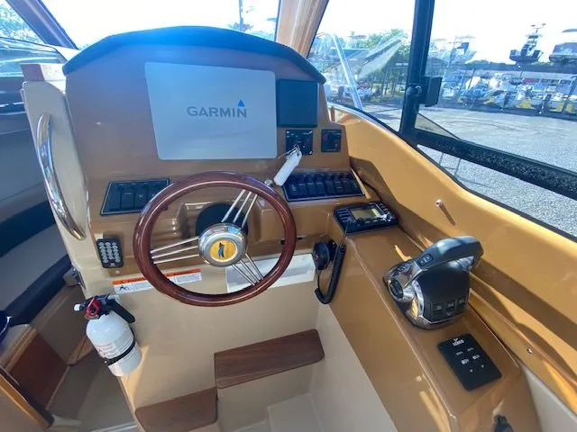 Slide: The Image of Cutwater C-24 2016 - 57