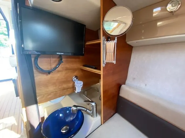 Slide: The Image of Cutwater C-24 2016 - 64