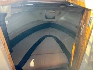 Slide: The Image of Cutwater C-24 2016 - 8