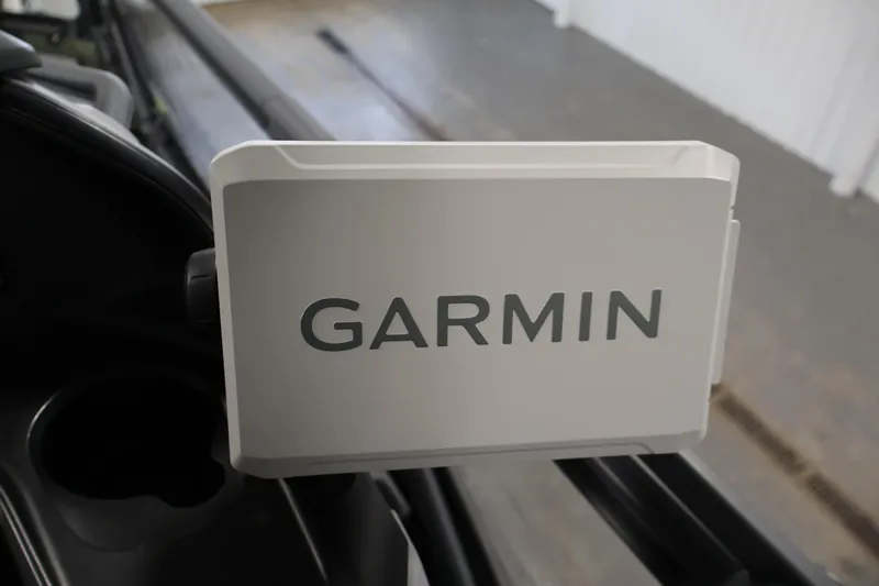 Slide: The Image of Garmin device on 2025 Sea-Doo Switch Fish 21, showcasing advanced navigation technology. - 23