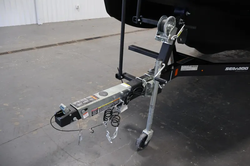 Slide: The Image of Trailer hitch of 2025 Sea-Doo Switch Fish 21, featuring sturdy construction and secure attachments. - 38