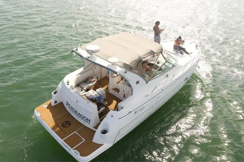 The Image of Cruisers 3575 Express 2002 - undefined