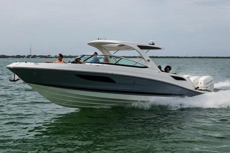 Slide: The Image of Sea Ray SLX 350 Outboard 2023 - 2