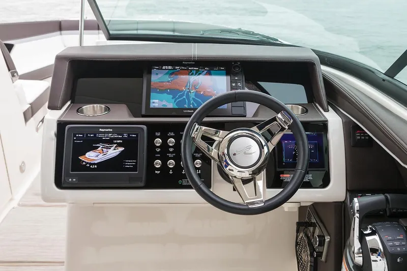 Slide: The Image of Sea Ray SLX 350 Outboard 2023 - 8