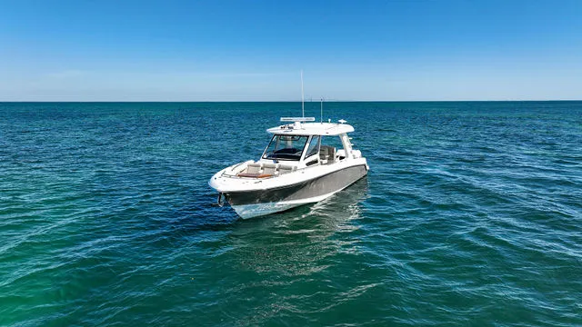 Slide: The Image of Boston Whaler 350 Realm 2019 - 28