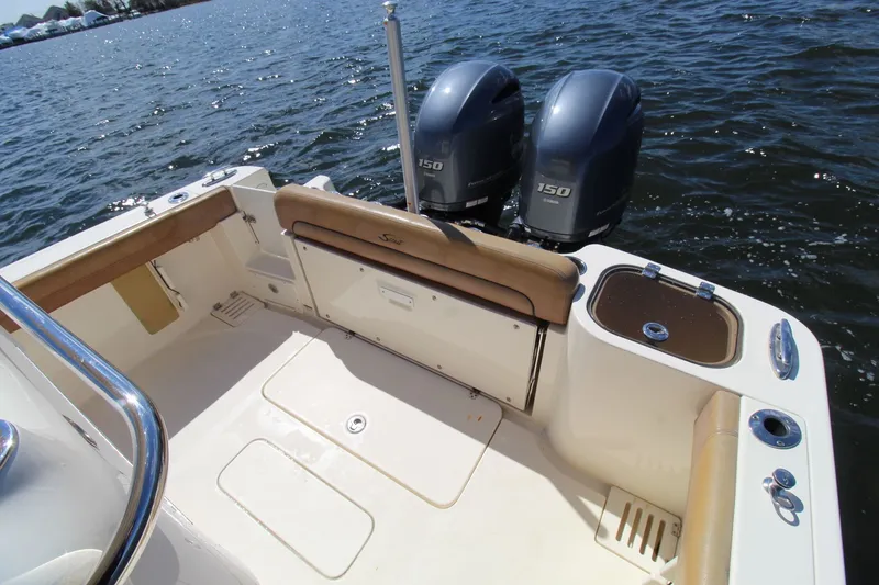 Slide: The Image of Scout 255 LXF 2018 - 16