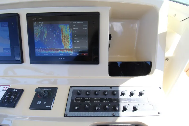 Slide: The Image of Scout 255 LXF 2018 - 25