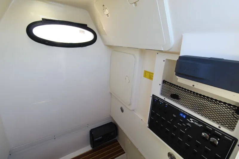 Slide: The Image of Scout 255 LXF 2018 - 30