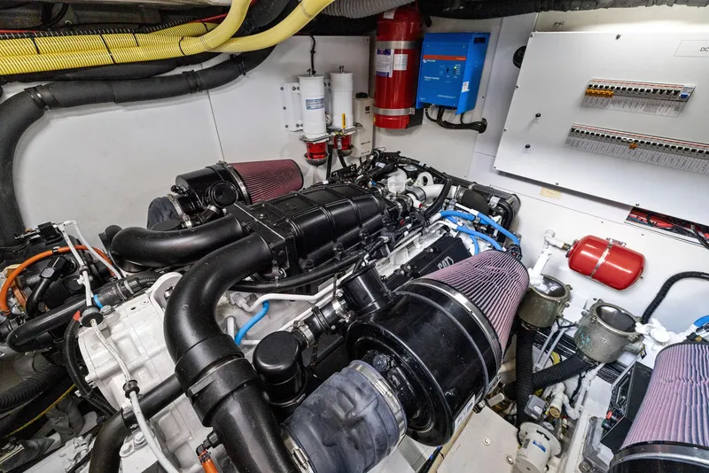 Slide: The Image of Fairline Phantom 65 2024 - 72