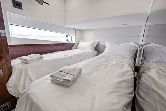 Slide: The Image of Fairline Phantom 65 2024 - 81