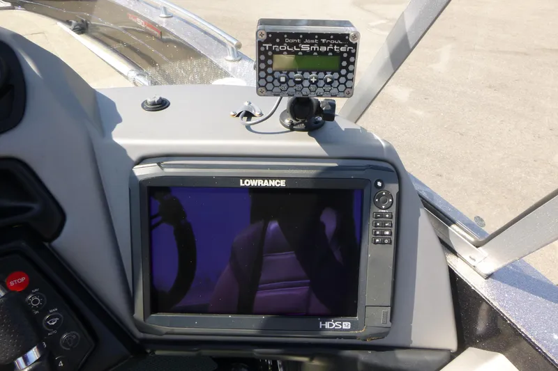 Slide: The Image of Dashboard of 2019 Ranger 620FS Fisherman with Lowrance HDS-12 fishfinder. - 14