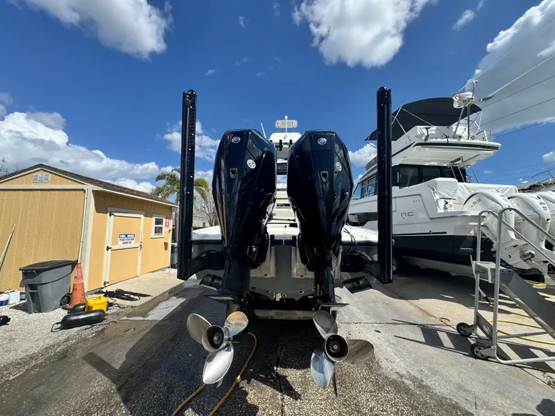 Slide: The Image of SeaVee 270 Z 2023 - 101