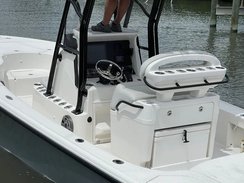 Slide: The Image of Interior view of 2023 SeaVee 270 Z boat. - 20