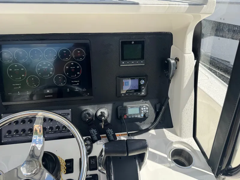 Slide: The Image of SeaVee 270 Z 2023 - 52