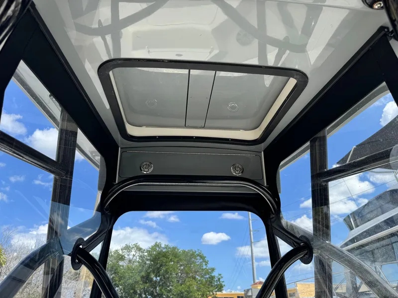 Slide: The Image of SeaVee 270 Z 2023 - 56