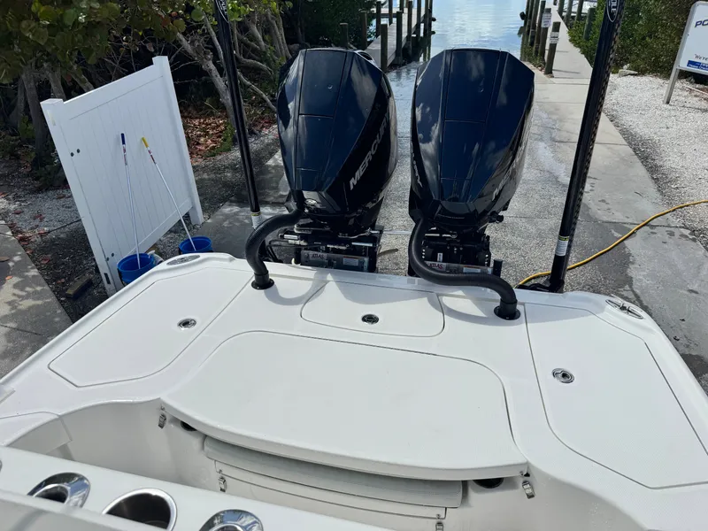 Slide: The Image of SeaVee 270 Z 2023 - 60