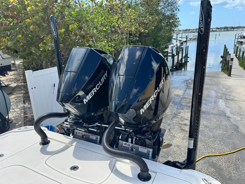 Slide: The Image of SeaVee 270 Z 2023 - 61