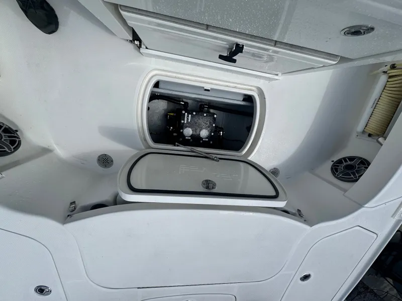 Slide: The Image of SeaVee 270 Z 2023 - 72