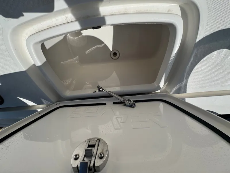 Slide: The Image of SeaVee 270 Z 2023 - 81