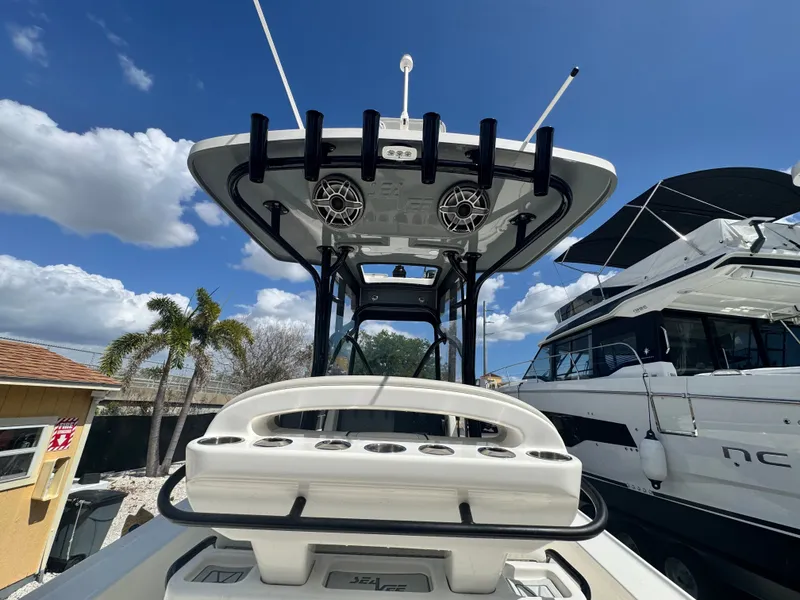 Slide: The Image of SeaVee 270 Z 2023 - 85