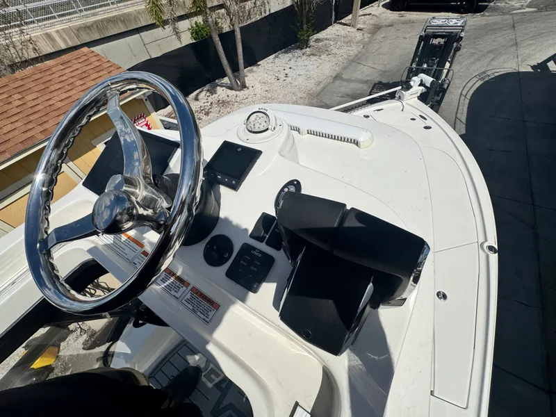 Slide: The Image of SeaVee 270 Z 2023 - 91