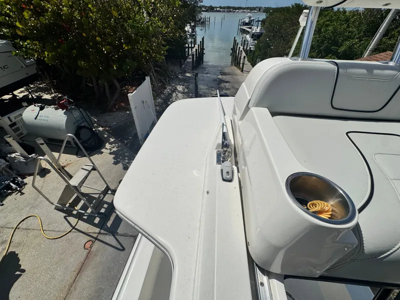 Slide: The Image of SeaVee 270 Z 2023 - 95