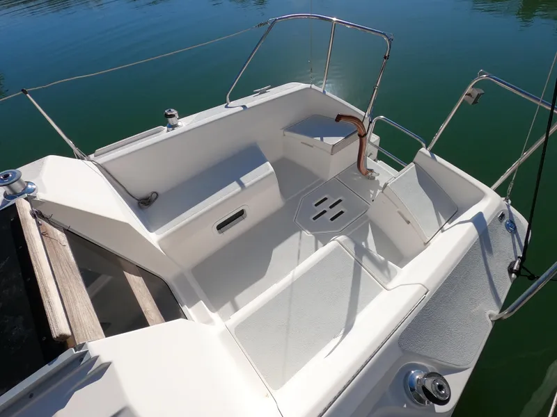 Slide: The Image of Cockpit of a 1992 Hunter 27 sailboat, clean and well-maintained. - 3