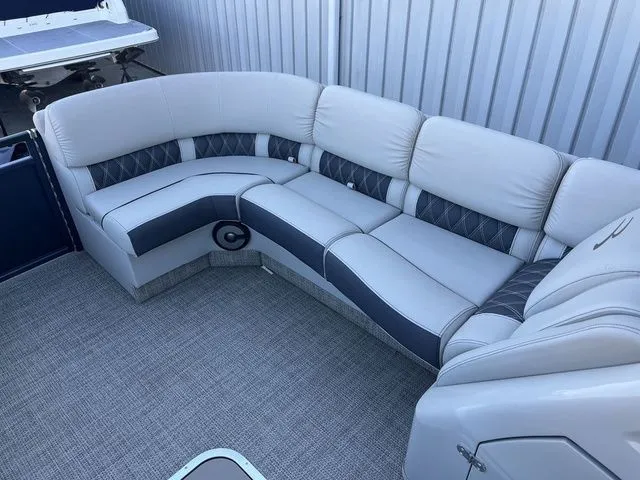 Slide: The Image of Bennington 25 QXSBAX1 2019 - 7