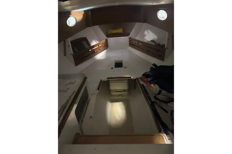 Slide: The Image of Interior of a 1998 Bridges Point BP 24 yacht. - 9