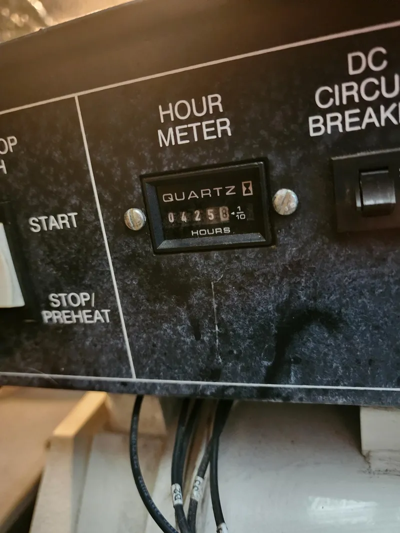 Slide: The Image of Hour meter on 2000 Silverton 422 Motor Yacht showing 4258 hours. - 33