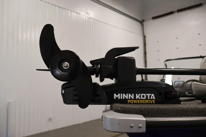 Slide: The Image of Minn Kota PowerDrive motor on 2015 Starcraft Super Fisherman 186 boat. - 13