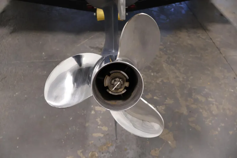 Slide: The Image of Propeller of 2015 Starcraft Super Fisherman 186 boat on concrete floor. - 44