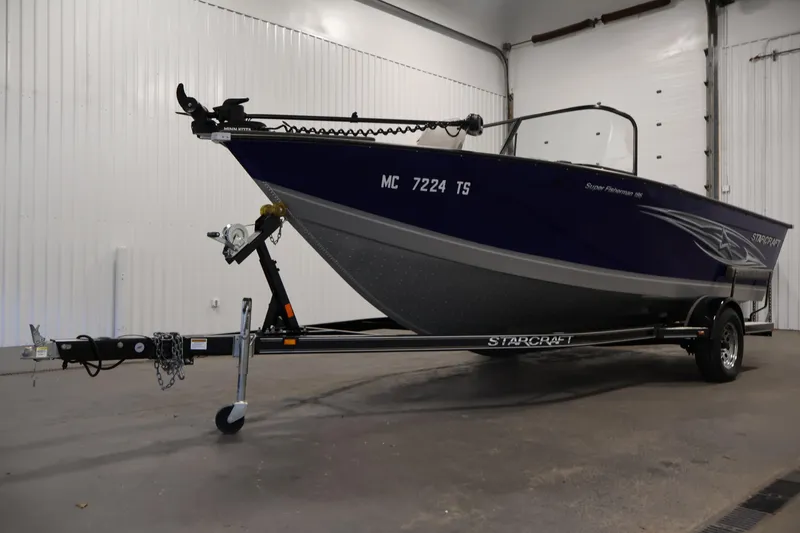 Slide: The Image of 2015 Starcraft Super Fisherman 186 boat on trailer in indoor setting. - 46