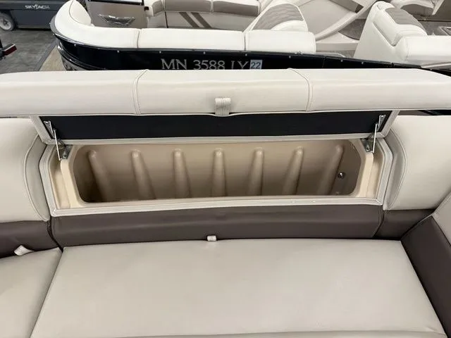 Slide: The Image of Bench seat with storage on Sun Tracker SportFish 22 DLX 2019. - 10