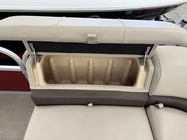 Slide: The Image of Bench seat with storage on Sun Tracker SportFish 22 DLX 2019. - 7
